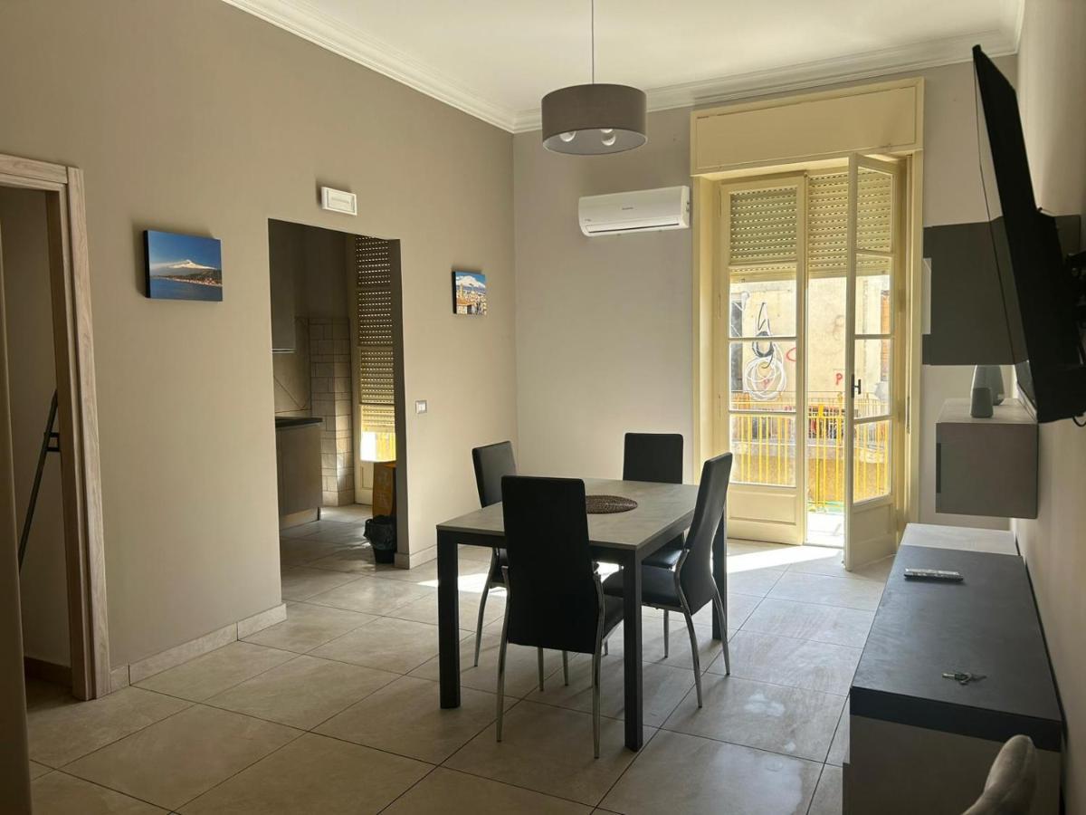 Dimora Sant'Agata Apartment คาตาเนีย ภายนอก รูปภาพ